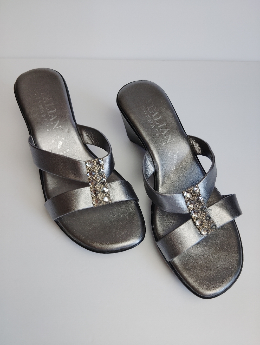 Italian Shoemaker Women's Size 7 Silver Mid Wedge Sandals with Rhinestones
